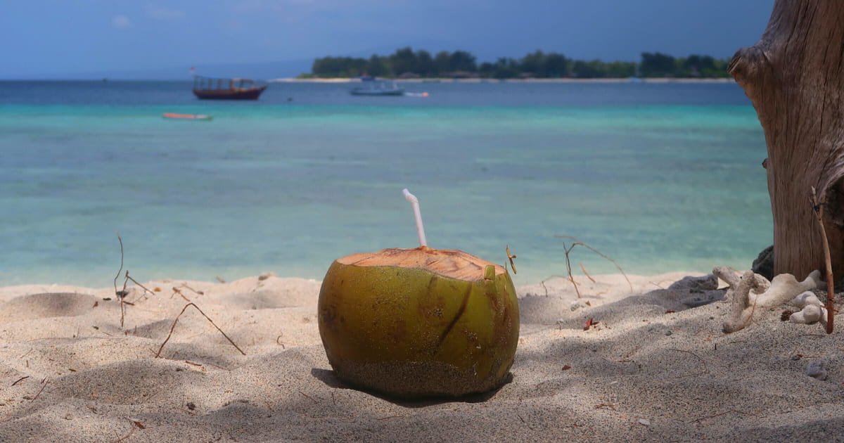 Kelapa Muda di Pantai Gili Trawangan